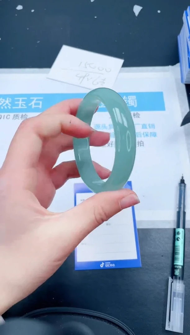 【闪购商品】石英质玉手镯未镶嵌166-60