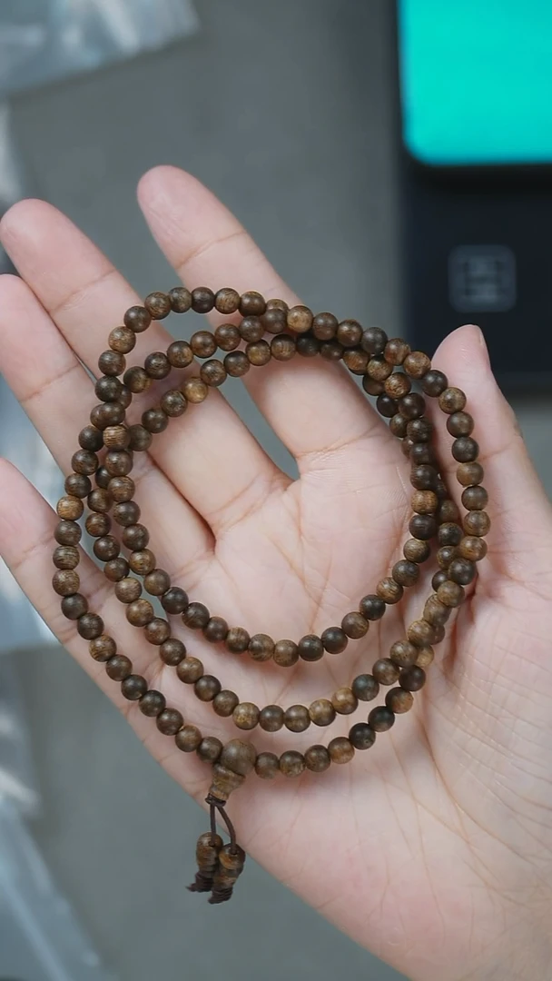 沉香手串C106海南莺歌绿奇楠 0.5 长串 圆珠（多样性发货）
