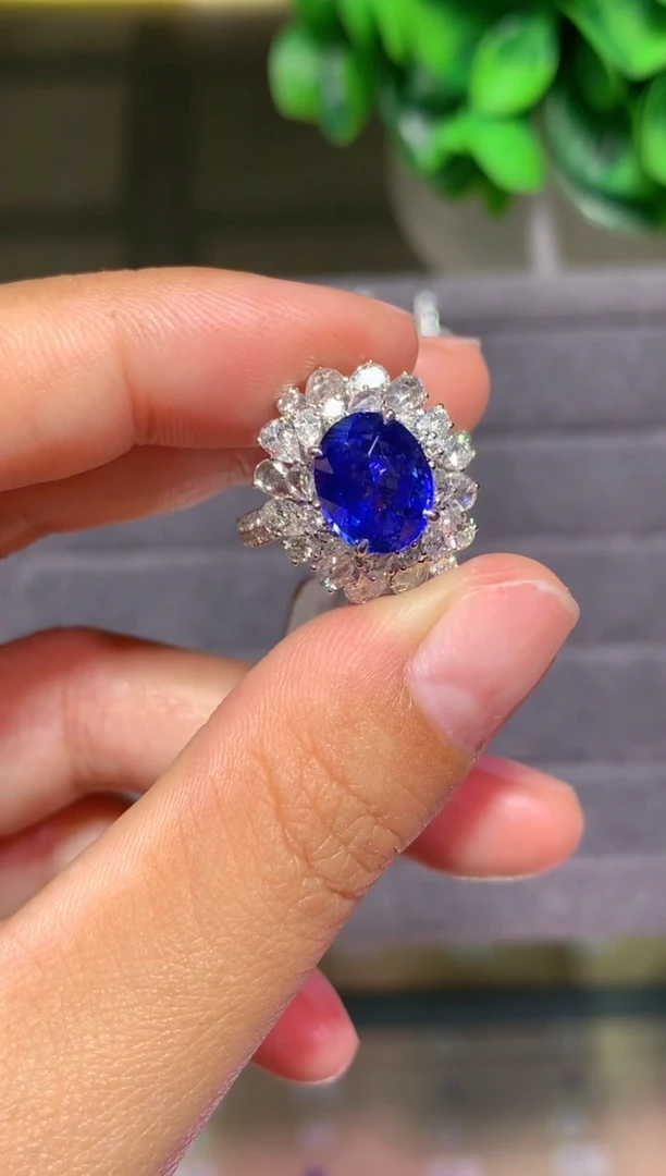 戒指蓝宝石18K金镶嵌3.54CT