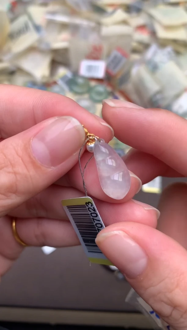 翡翠挂件18K金镶嵌—