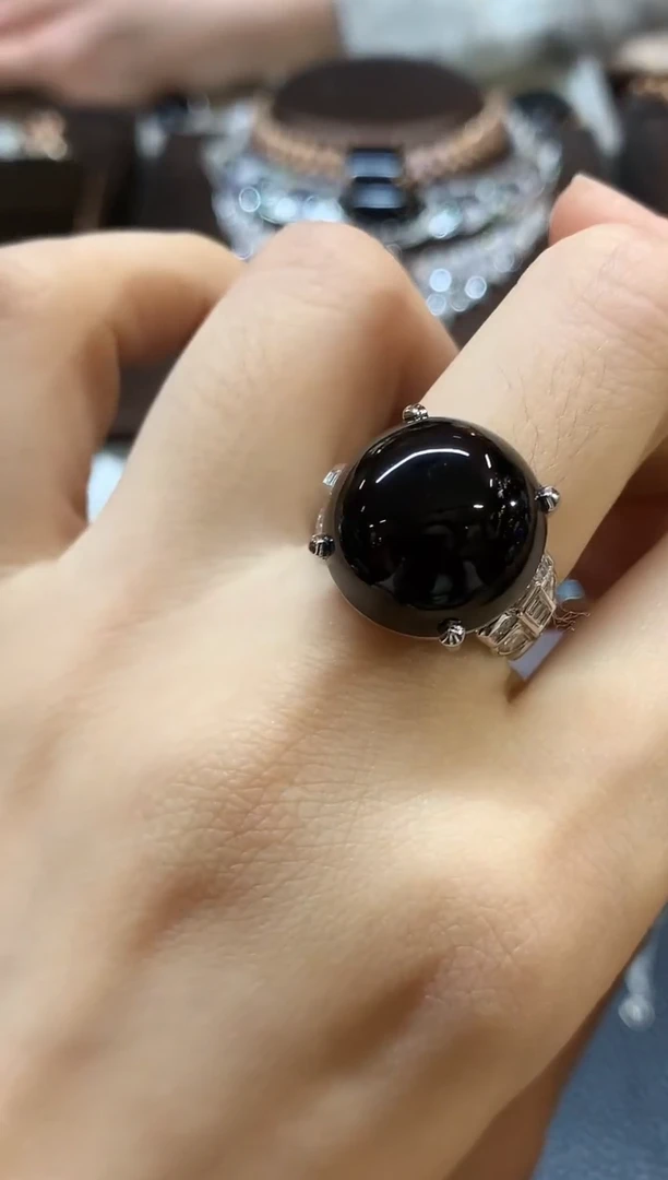 18K金镶嵌戒指翡翠大**可C256 不退换