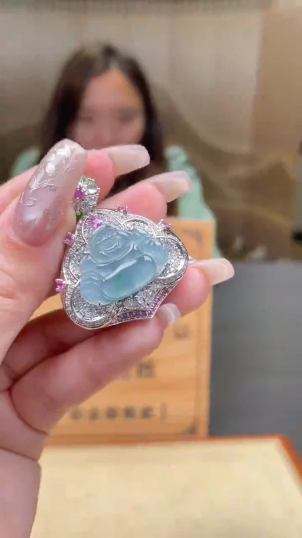 【闪购商品】翡翠颈饰未镶嵌      *92