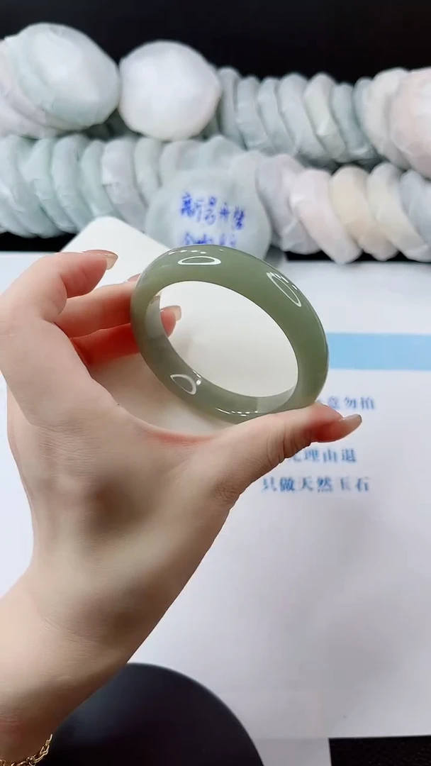 未镶嵌手镯石英质玉多样性发货L284