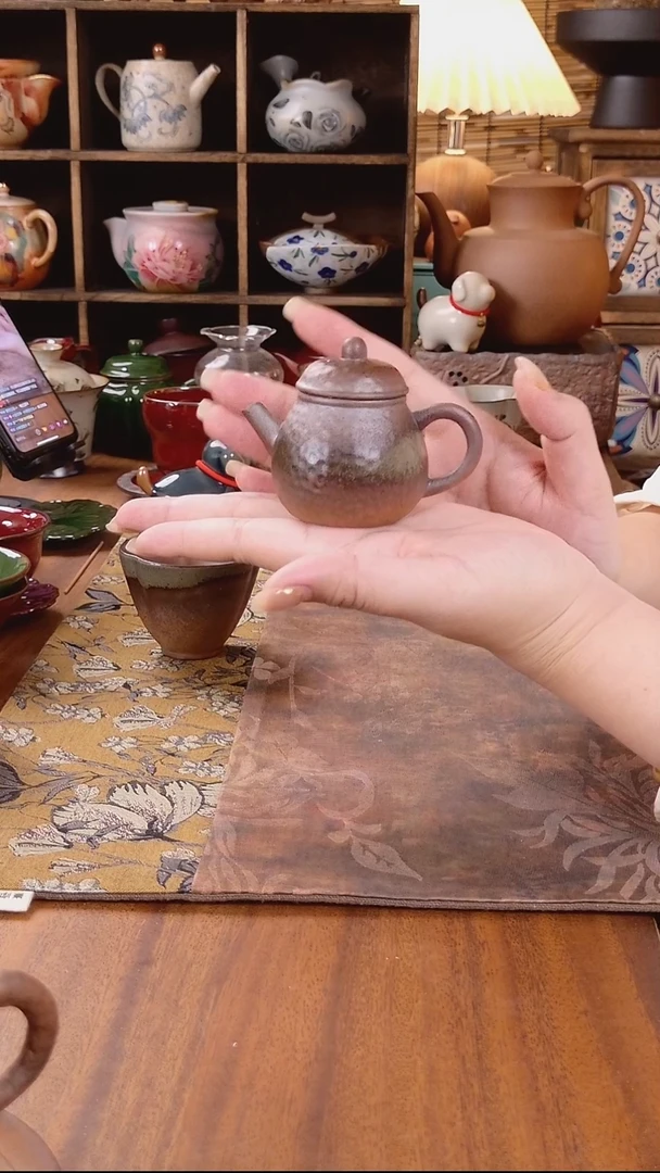 清水粗陶锤纹小龙蛋壶