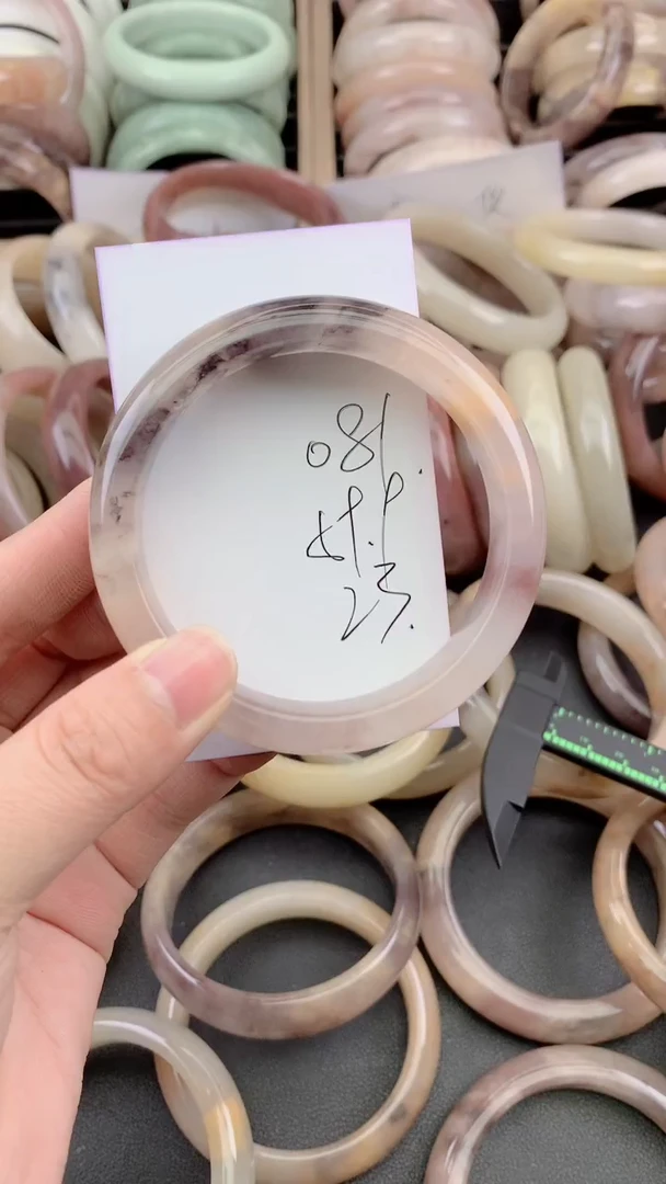 未镶嵌手镯石英质玉081