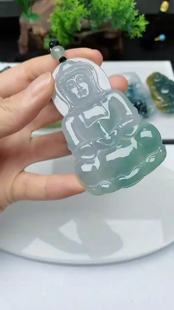 【闪购商品】翡翠颈饰未镶嵌