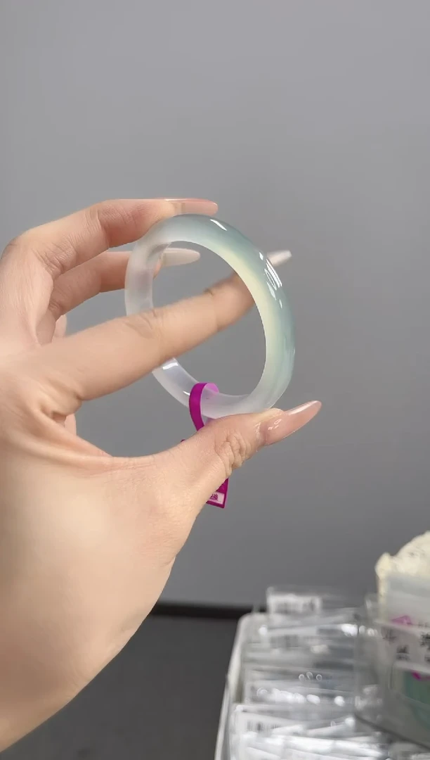 【闪购商品】玛瑙/玉髓手镯未镶嵌53-54圈