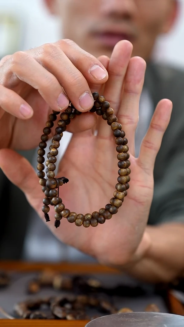 沉香手串6mm9分沉圆珠多圈多样性发货1条
