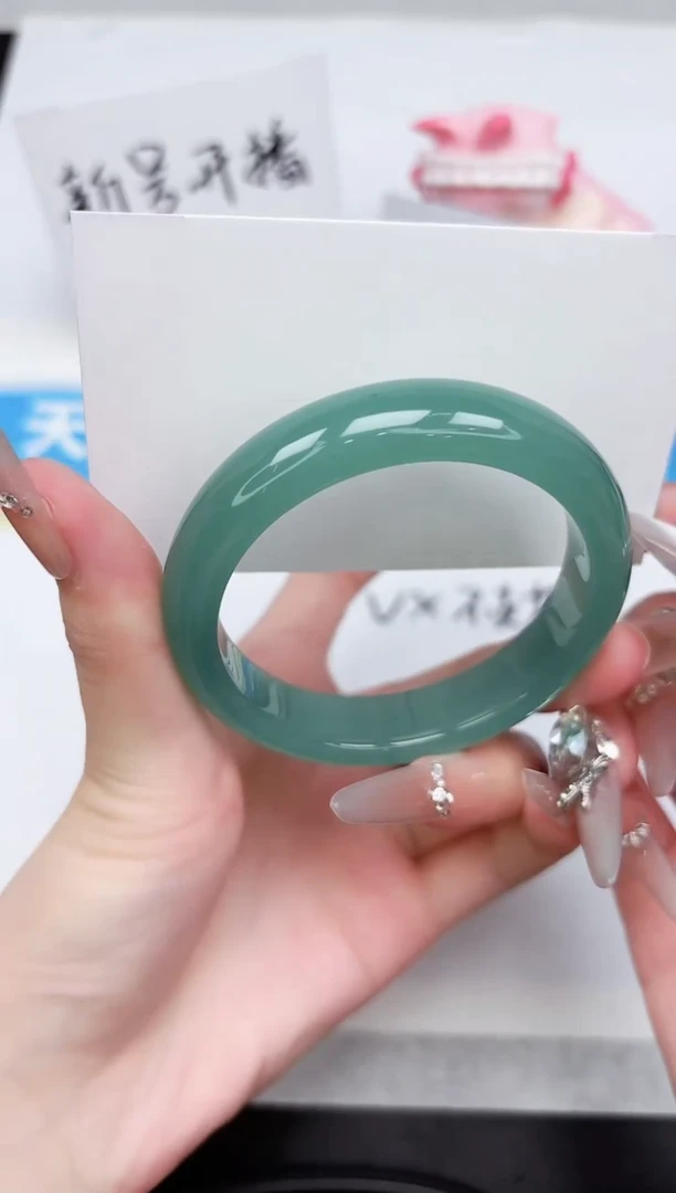 石英质玉手镯未镶嵌124-54