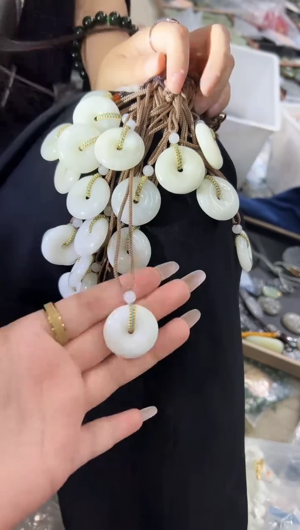 和田玉未镶嵌吊坠(不含链)（多样性发货）053