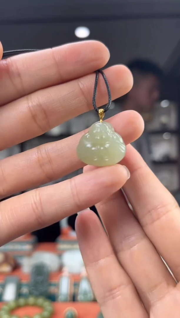 和田玉18K金镶嵌颈饰1