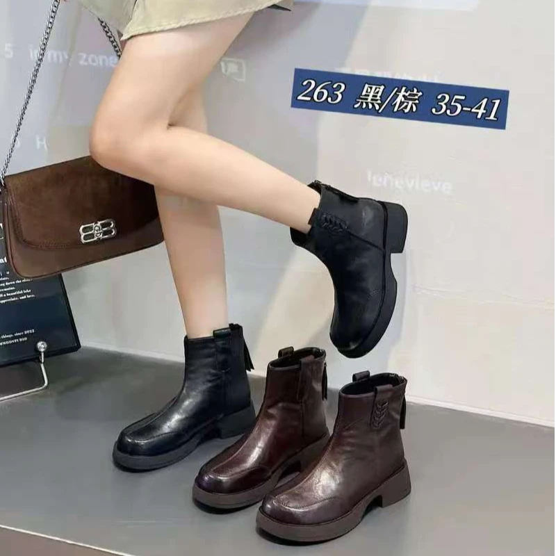 韩版时尚舒适短靴加绒保暖休闲鞋2025冬季新款女鞋英伦风靴子9519