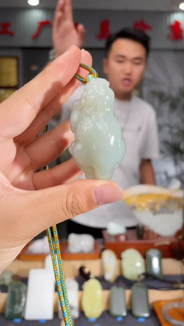 和田玉未镶嵌颈饰1