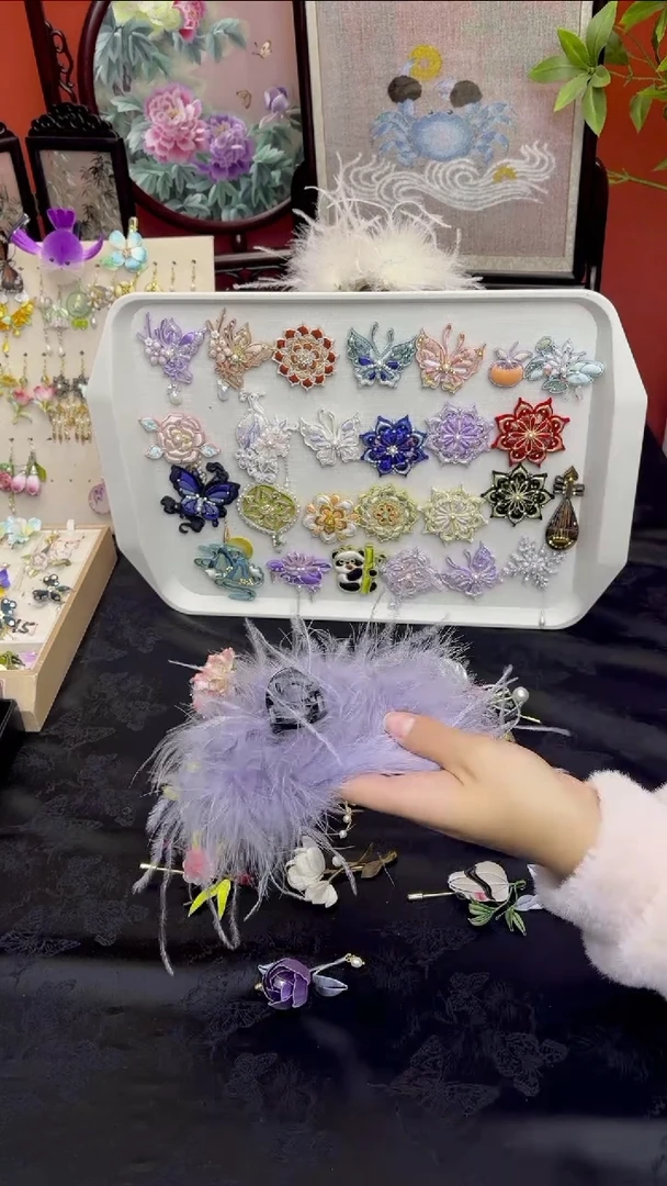 刺绣小*梨非遗绒花苏绣饰品