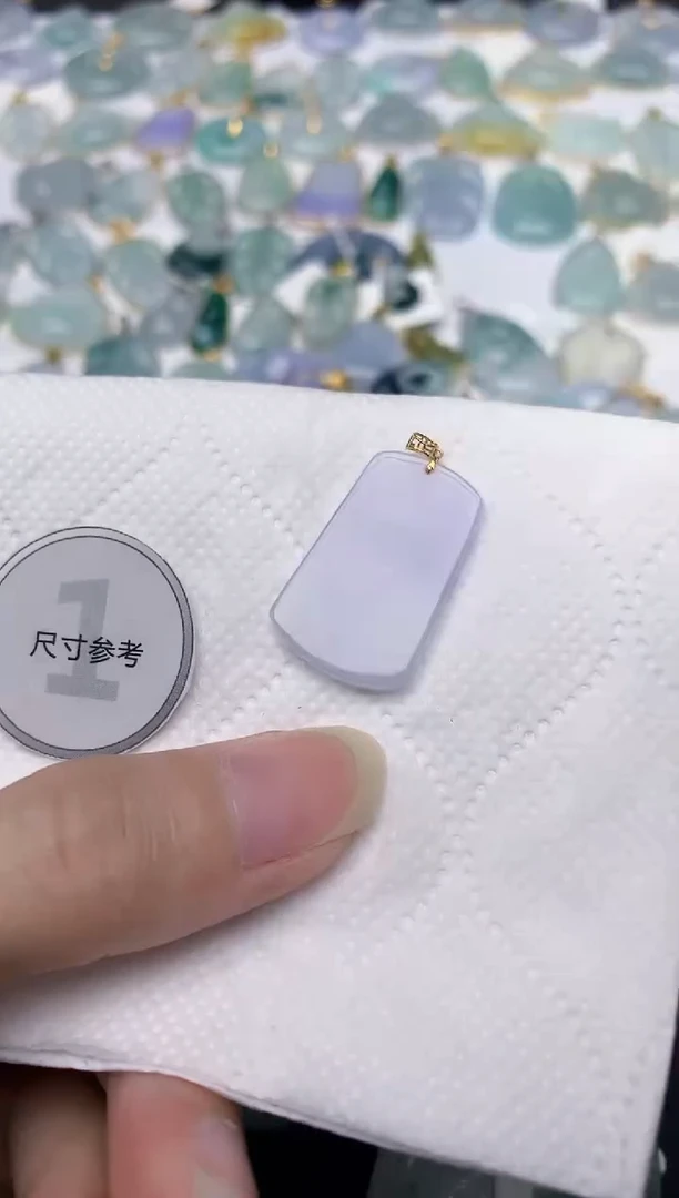 翡翠18K金镶嵌颈饰天然A货翡翠