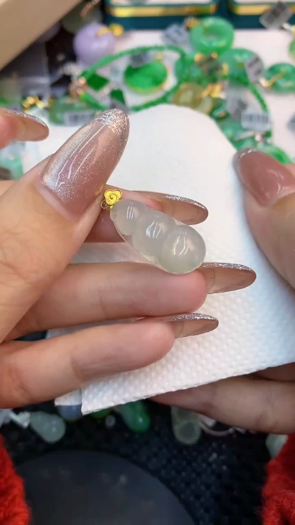 颈饰未镶嵌翡翠1