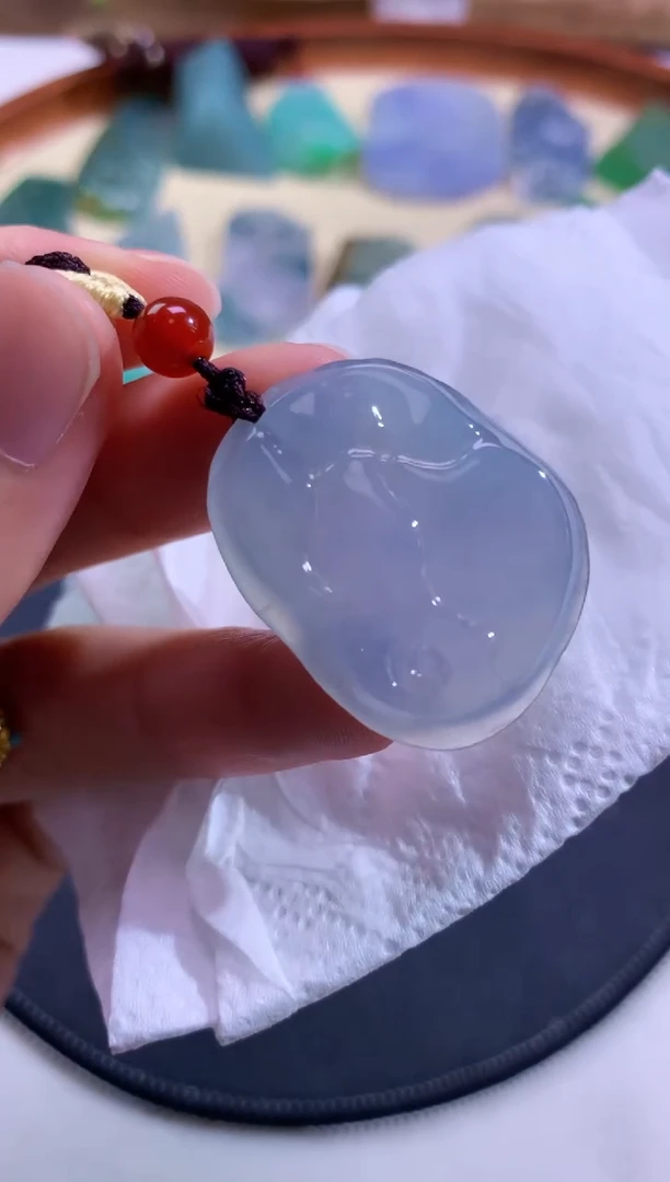 颈饰未镶嵌翡翠