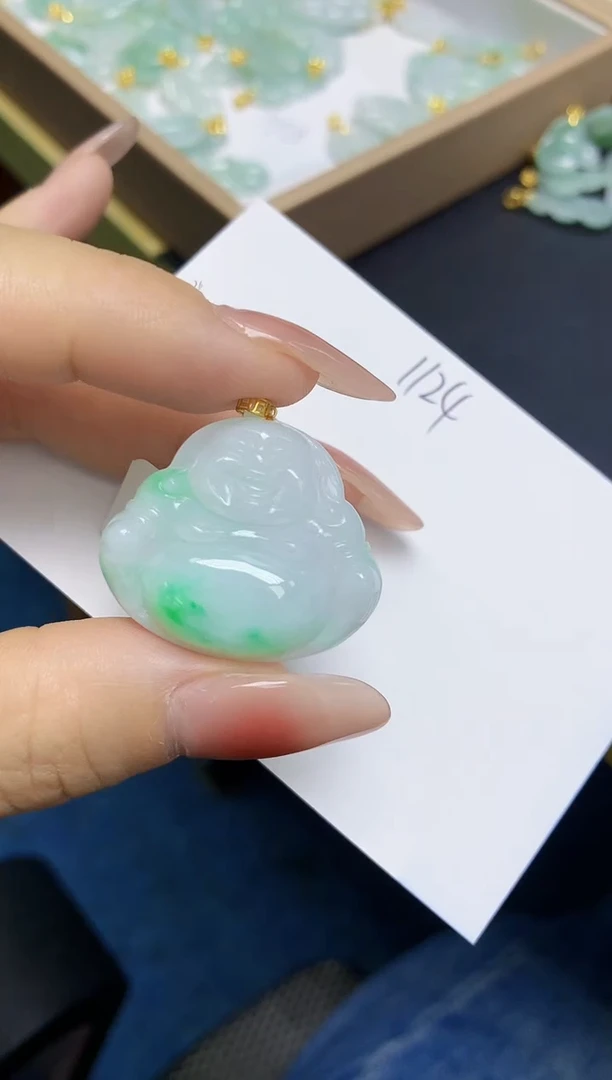 翡翠18K金镶嵌颈饰 天然缅甸翡翠A货