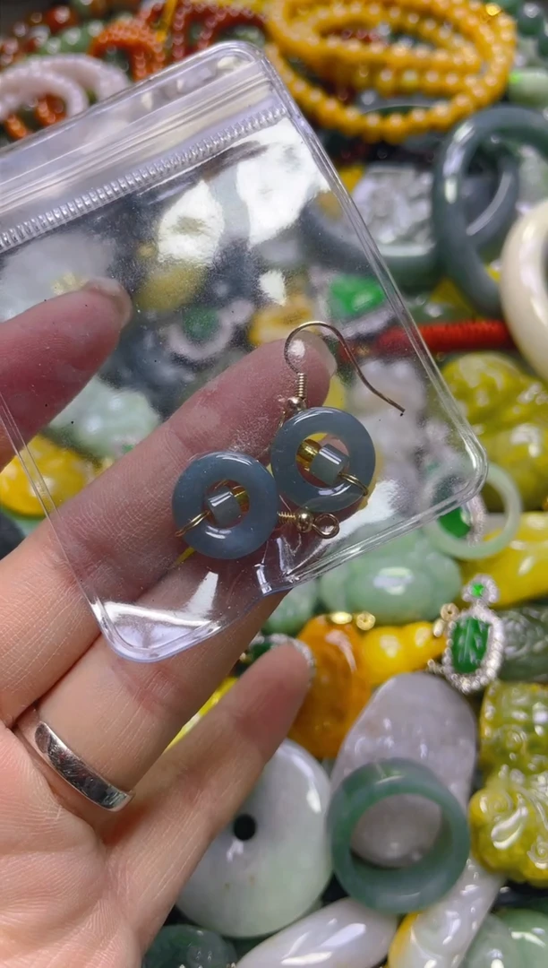 颈饰未镶嵌翡翠/E/翡翠A货，一件也是批发价