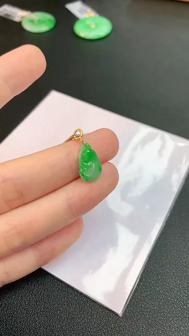 【闪购商品】翡翠颈饰18K金镶嵌赠礼盒证书 敏