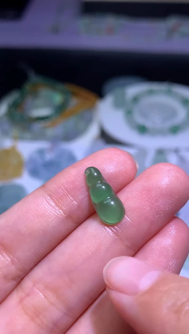 定制翡翠未镶嵌毛货