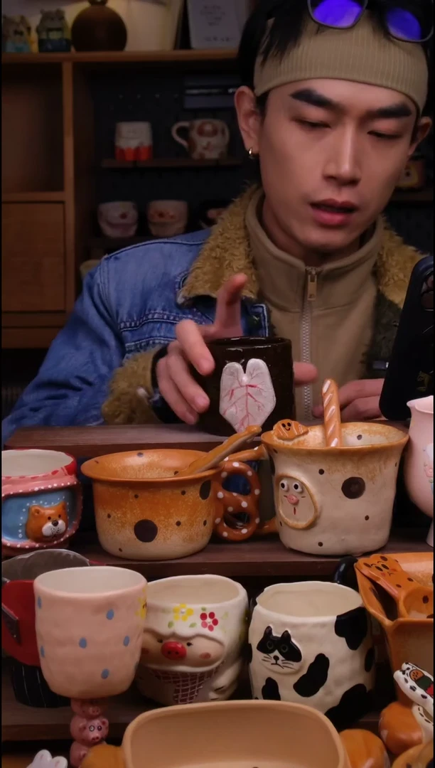 杯子陶景德镇可爱设计师款陶瓷（气泡 不影响使用 介意勿拍）