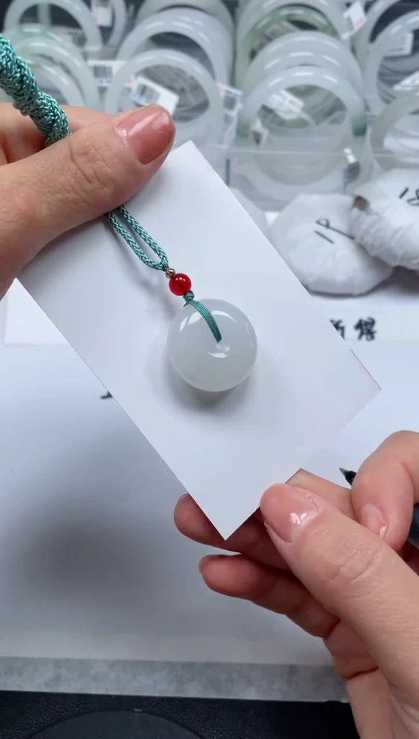 【闪购商品】石英质玉手镯未镶嵌平安扣蓝带