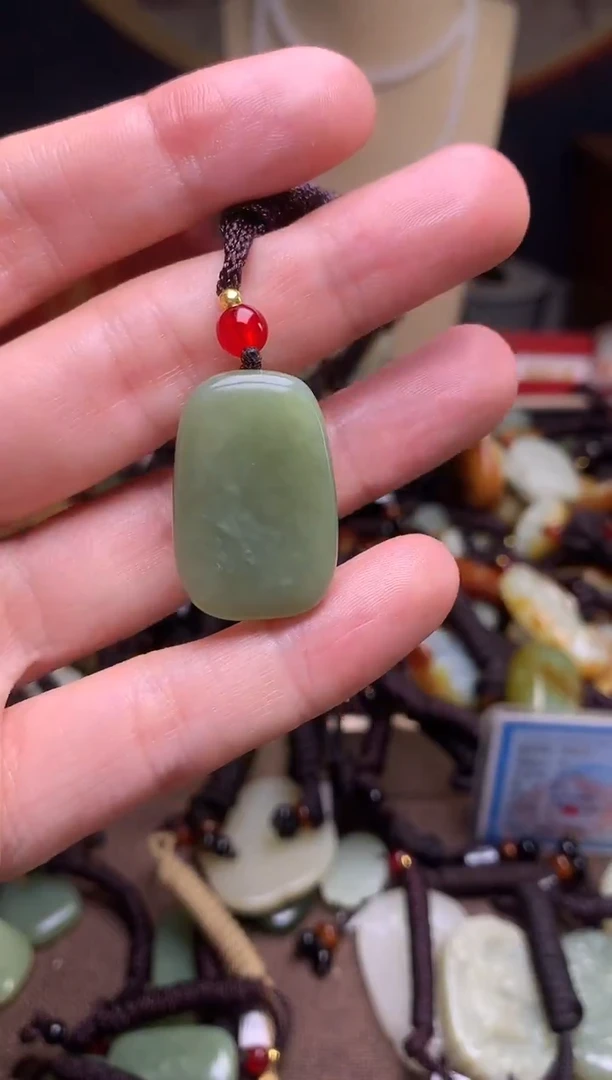 颈饰未镶嵌和田玉新疆料青海料清水和田玉吊坠