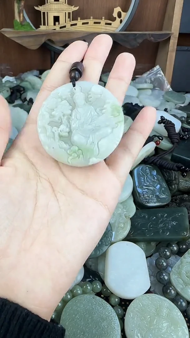 颈饰未镶嵌和田玉1