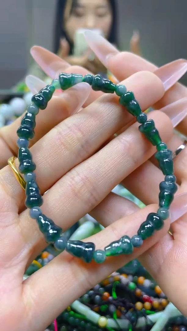 翡翠未镶嵌颈饰5MM/W/翡翠A货一图一物