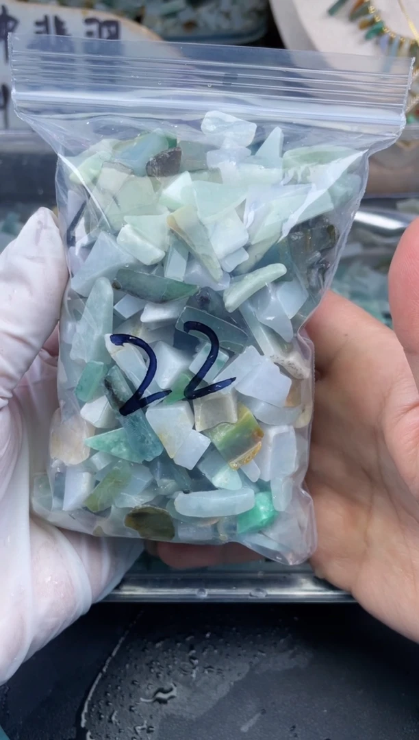 【闪购商品】翡翠颈饰未镶嵌天然翡翠小号500克22