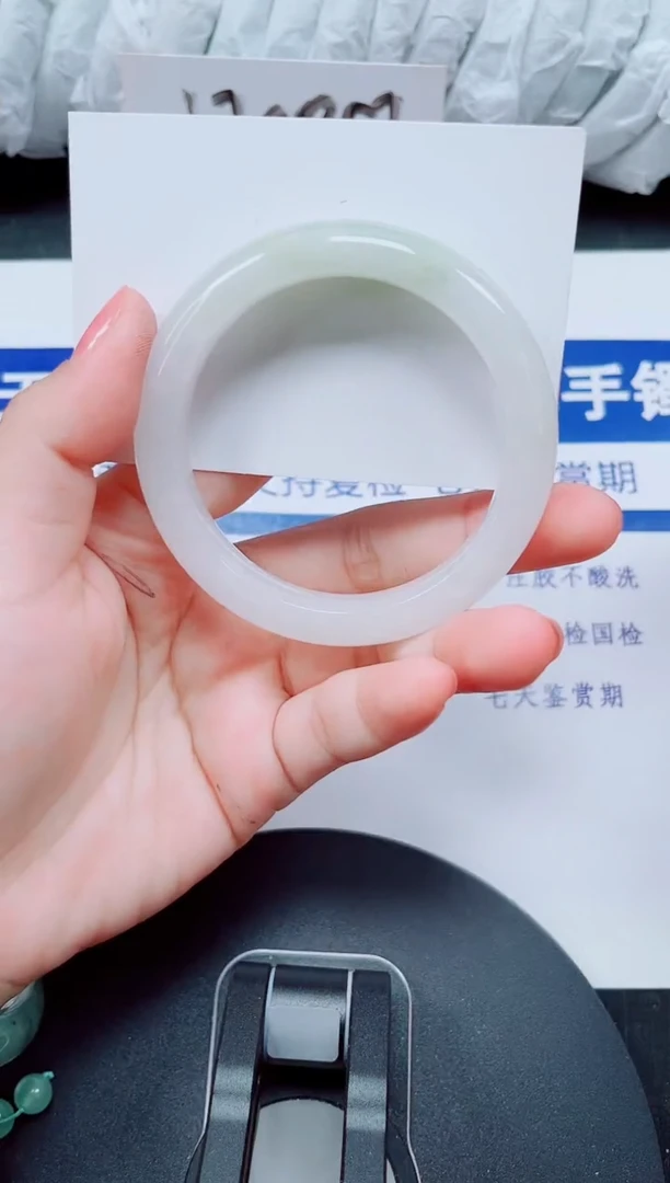 未镶嵌手镯石英质玉22-55/56