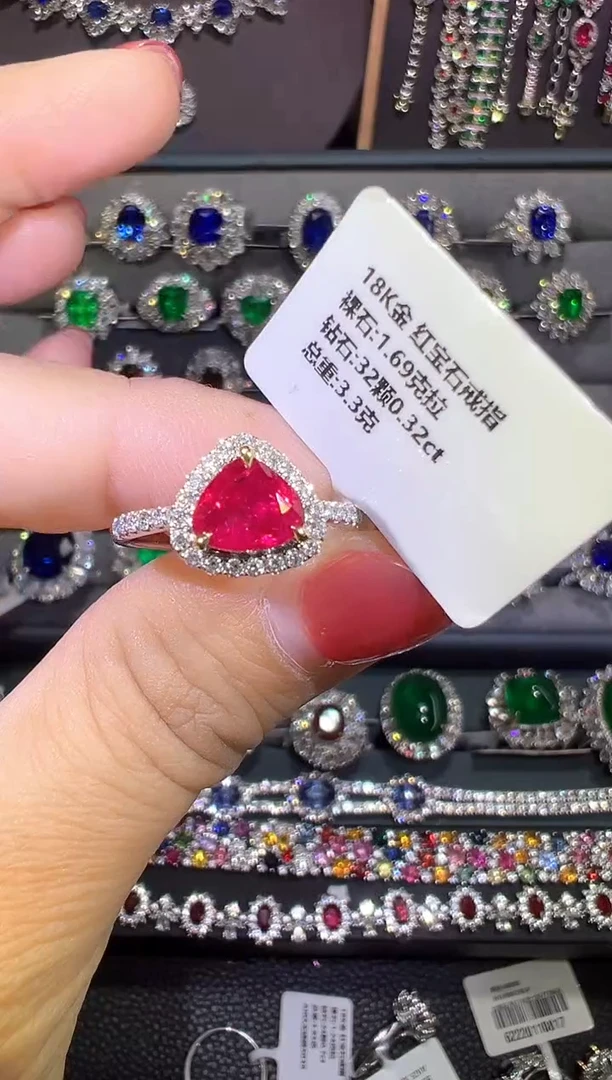 18K金镶嵌戒指红宝石1.69ct