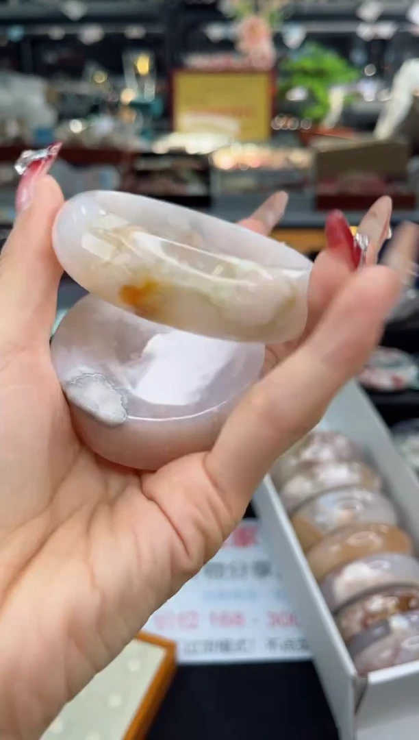 【闪购商品】石英质玉手镯未镶嵌57圈口（赠品镯心）1600084