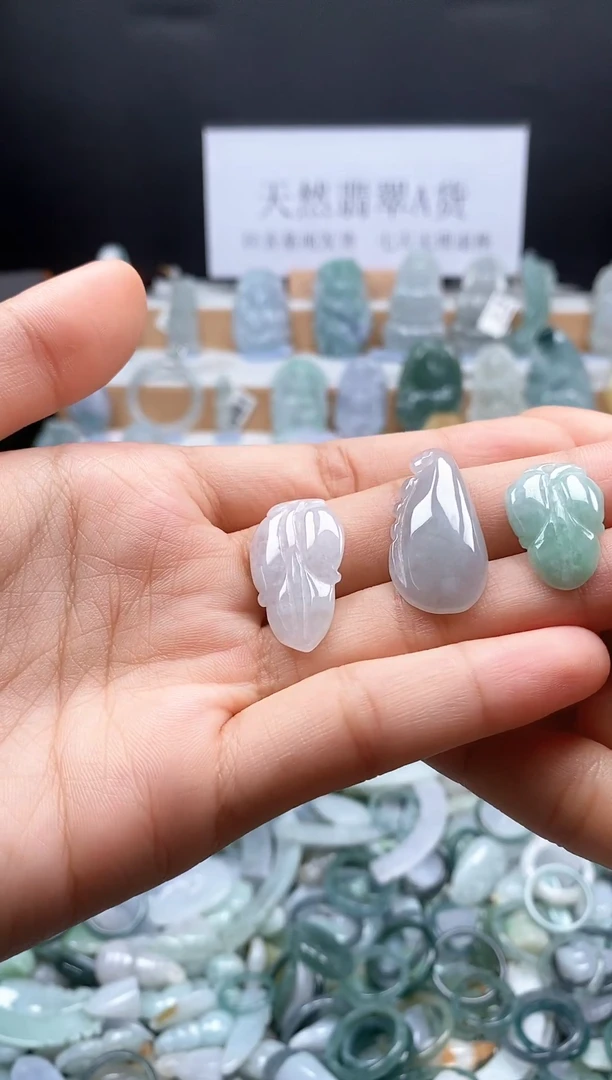 翡翠未镶嵌吊坠(不含链)47 叶子一对  福瓜（福利品）