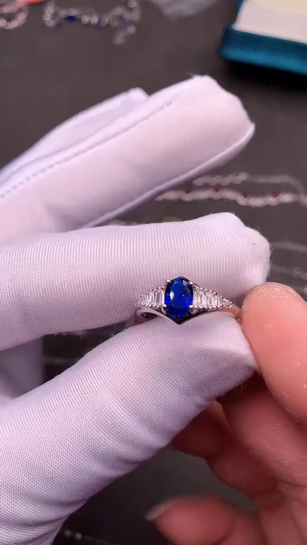 【闪购商品】蓝宝石戒指银S925镶嵌......