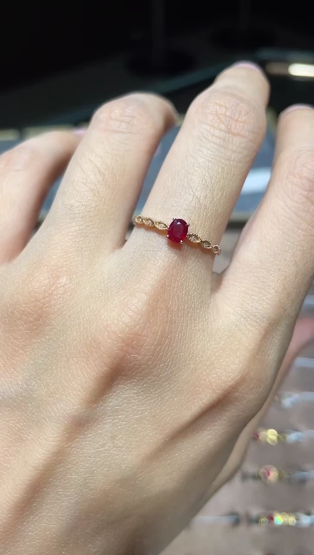 18K金镶嵌戒指红宝石1