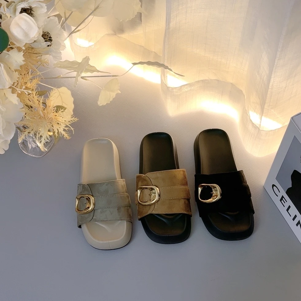 2025夏季新款欧洲站复古金属扣设计软底防滑外穿女凉拖鞋
