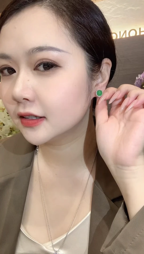 18K金镶嵌翡翠耳饰A41