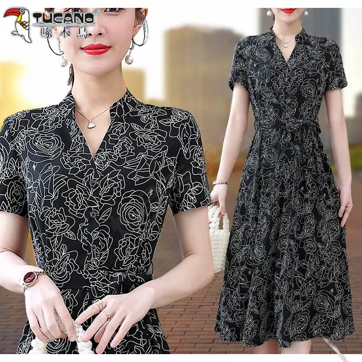 啄木鸟2025夏季新款连衣裙时髦V领雪纺碎花气质短袖女裙子妈妈装