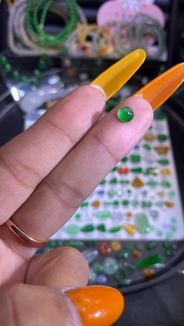 未镶嵌挂件翡翠蛋