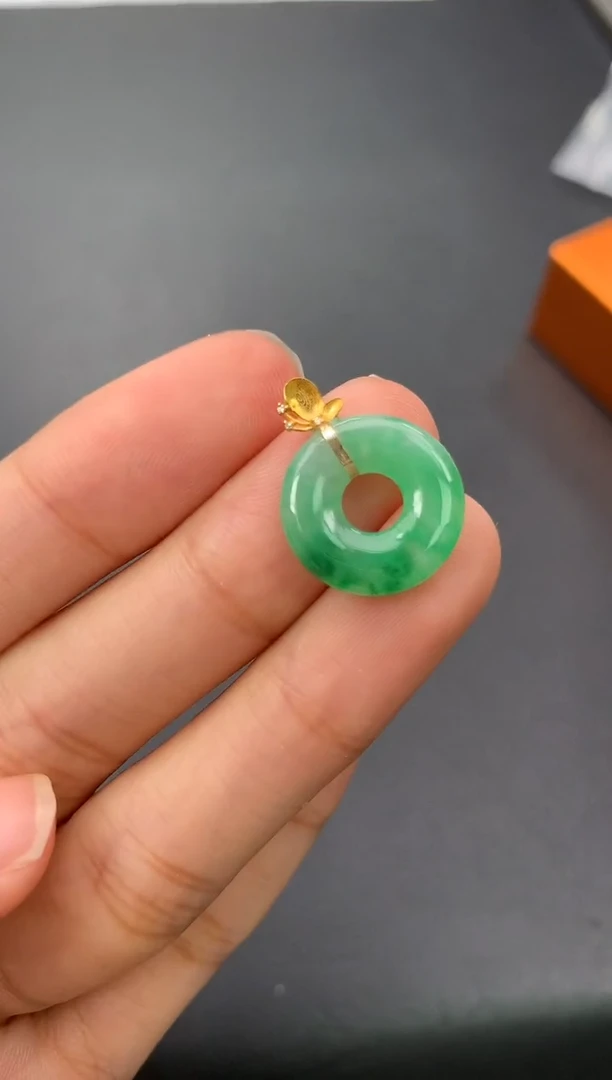 翡翠18K金镶嵌颈饰模式推广期48小时鉴赏期