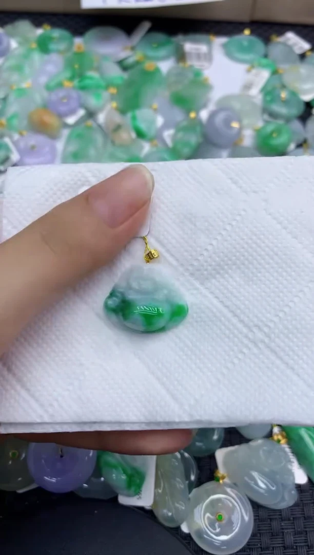 颈饰18K金镶嵌翡翠天然缅甸翡翠A货