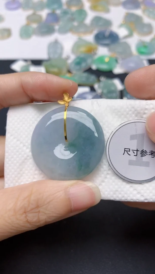 翡翠18K金镶嵌颈饰天然缅甸A货翡翠