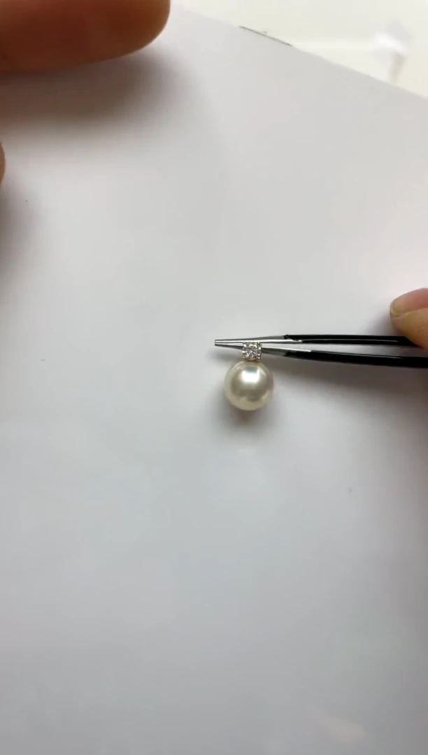 吊坠(赠链)18K金镶嵌海水珍珠8-9