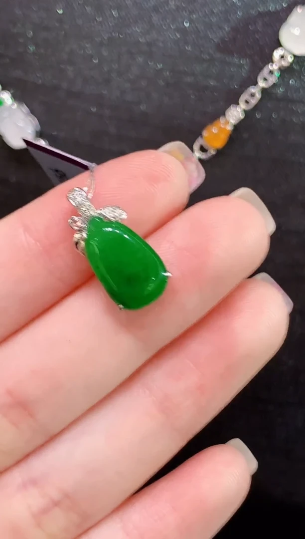 吊坠(不含链)18K金镶嵌翡翠YS多样性发其一
