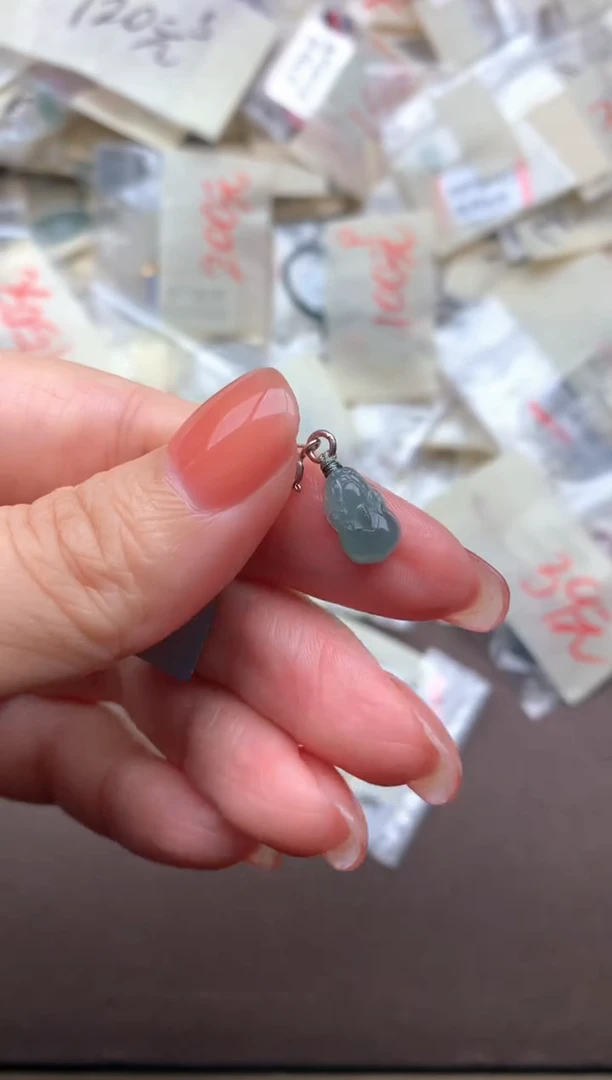 翡翠挂件未镶嵌多样性发货(发一个）