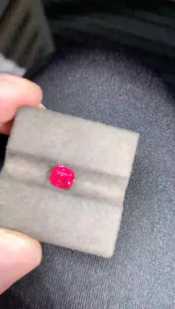 裸石尖晶石a-542 1.2ct 超绝 吉尔得