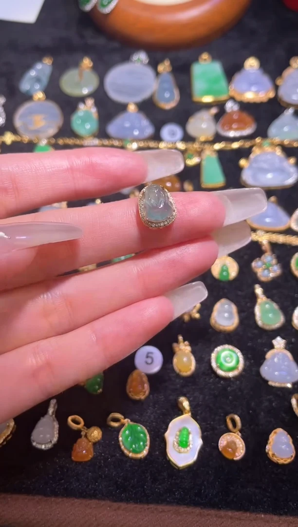 颈饰银S925镶嵌翡翠天然A货