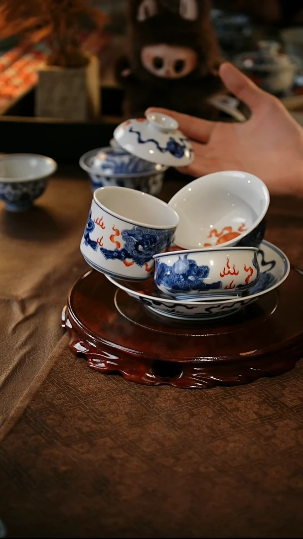 墨舍柴窑矾红双狮绣球套组